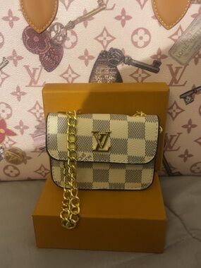 Damier monogram Azur Canvas Chain Crossbody in Beige and White